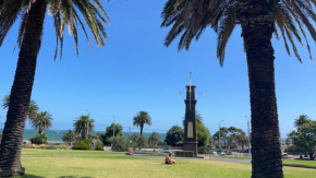 St Kilda Beachfront 2 Bedroom Apartment